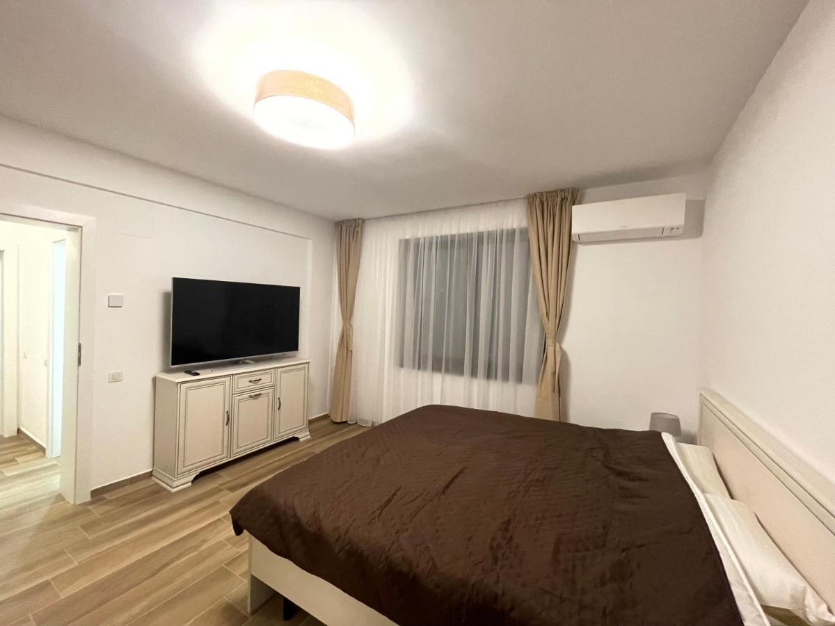 Iarca Apartahotel *