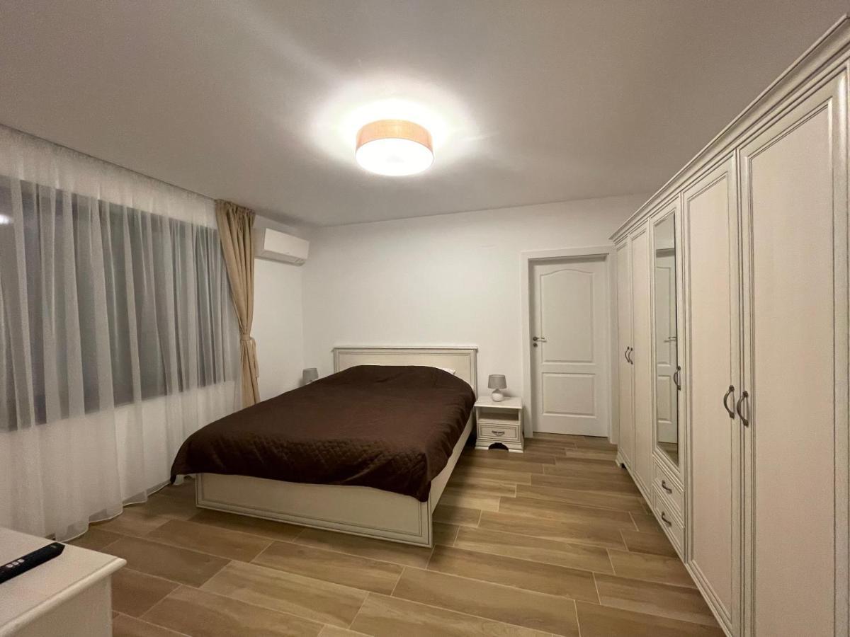 Iarca Apartahotel *